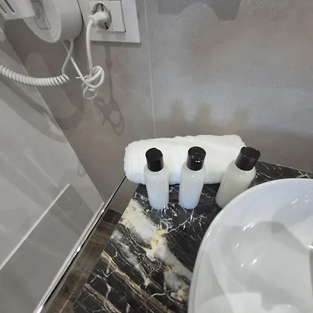 La Perla Di B & J Apartment