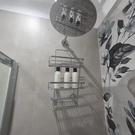 La Perla Di B & J Apartament *