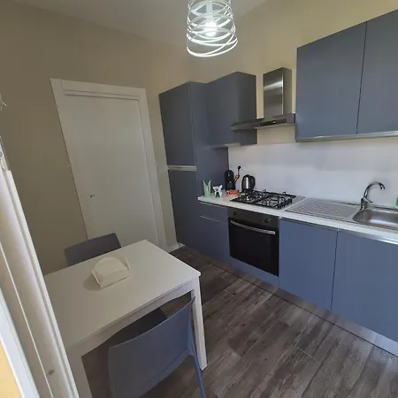 La Perla Di B & J Apartment *